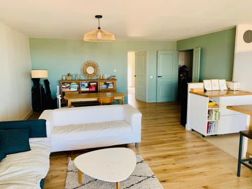 Cote Mer - carbon neutral hotel in Marseille