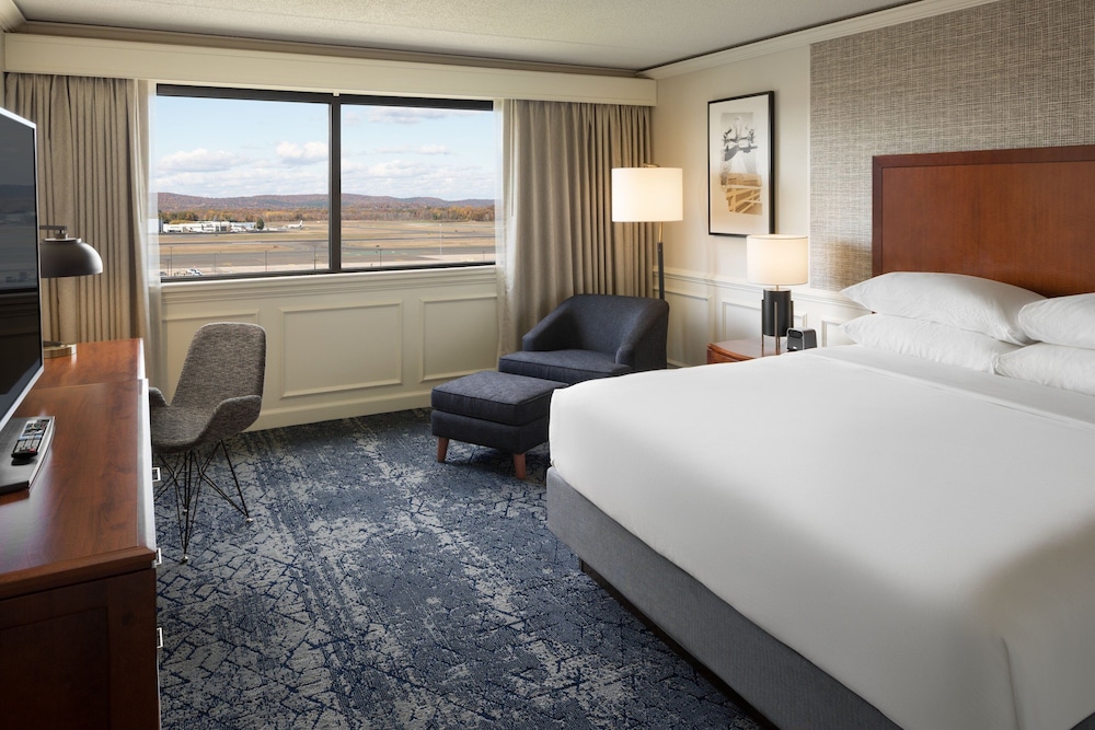 Sheraton Hartford Hotel at Bradley Airport - photo 7