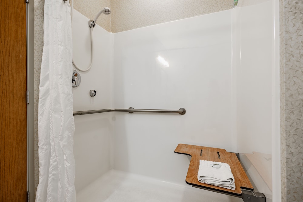 Cobblestone Suites Ripon - photo 30