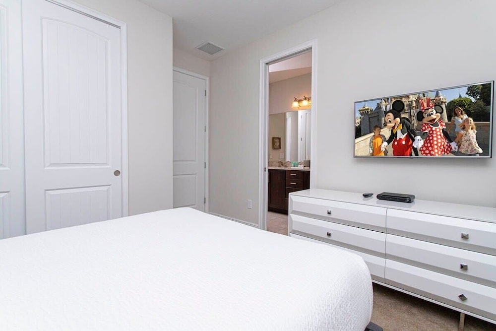 Luxurious 5Bd Single Family w Pool&Jacuzzi @Encore Resort 7432 - photo 15