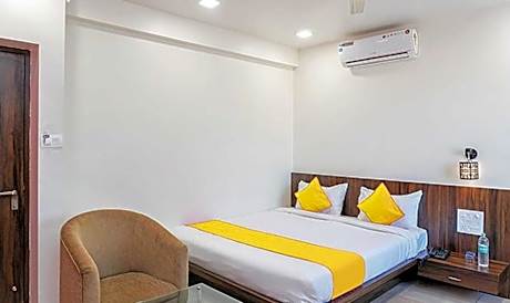 Fabhotel Karishma Palace in Ahmadnagar, India