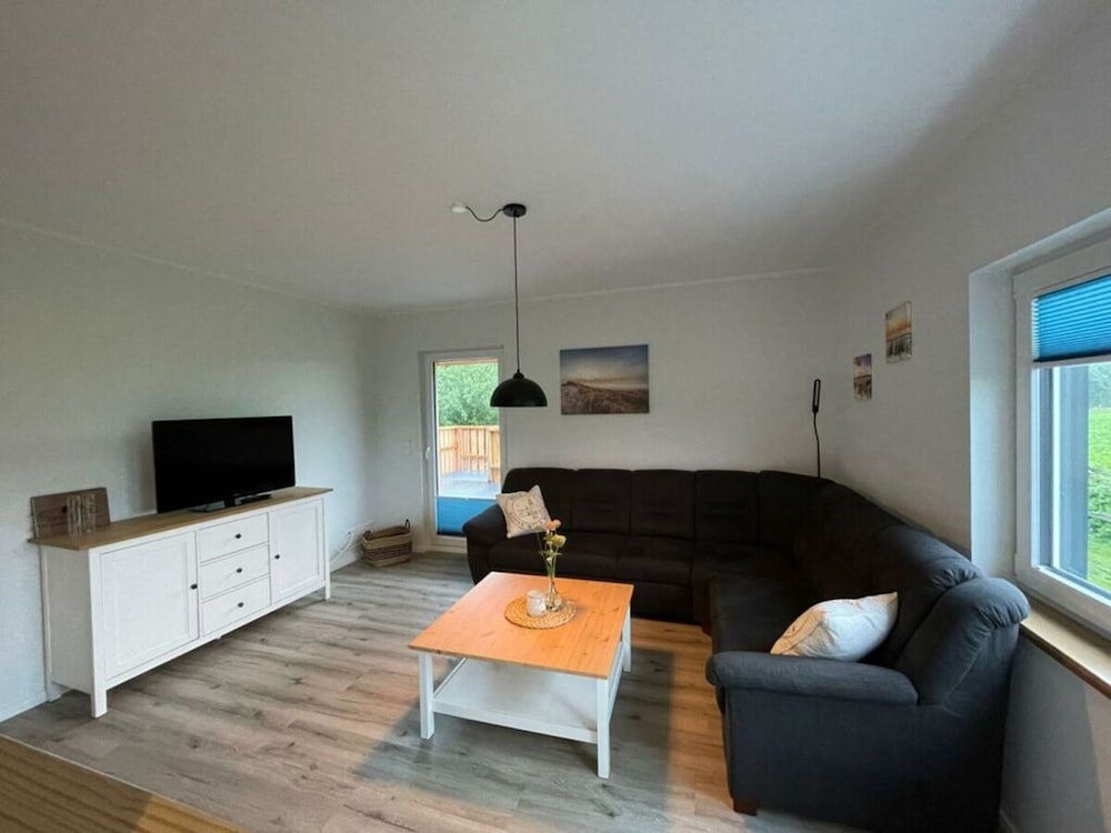 Little Freedom Modern Retreat — 4-Star Luxury Hotel in Juebek, Germany