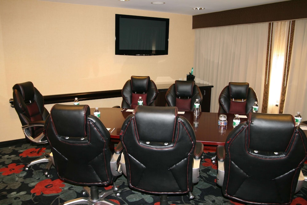 Hampton Inn Jericho Westbury - photo 80