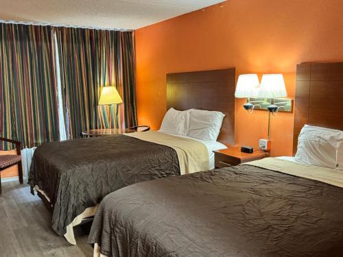 College Inn Spartanburg - photo 24