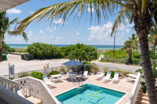 Anna Maria Beach Place Unit 6 in Holmes Beach, United States