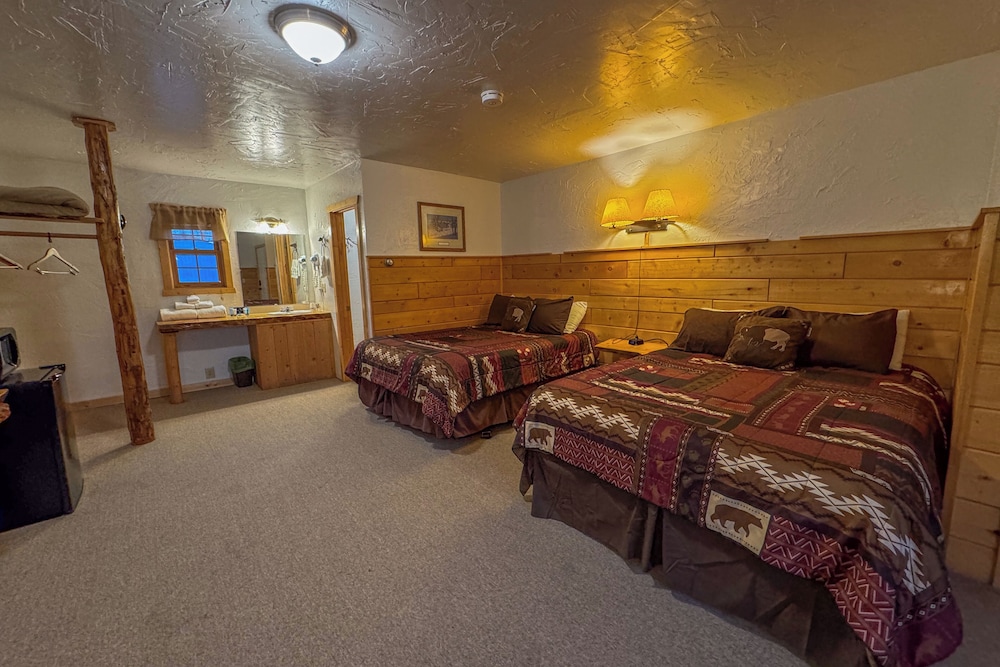 Chinook Winds Motel - photo 68