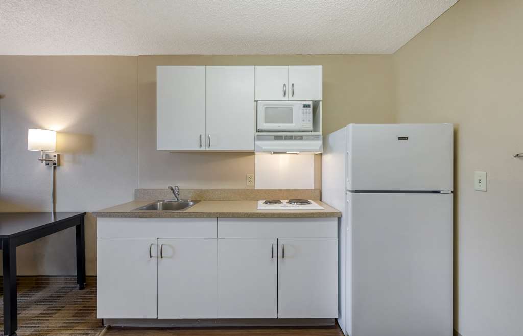 Extended Stay America Suites Orange County Katella Ave - photo 16