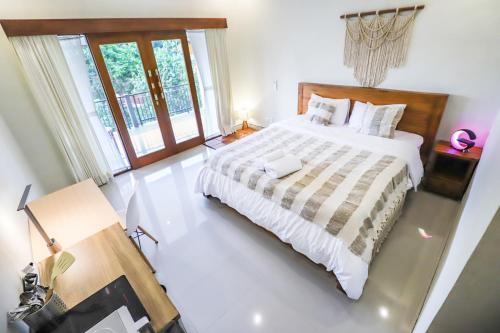 The Clock Tower - carbon neutral hotel in Weesp
