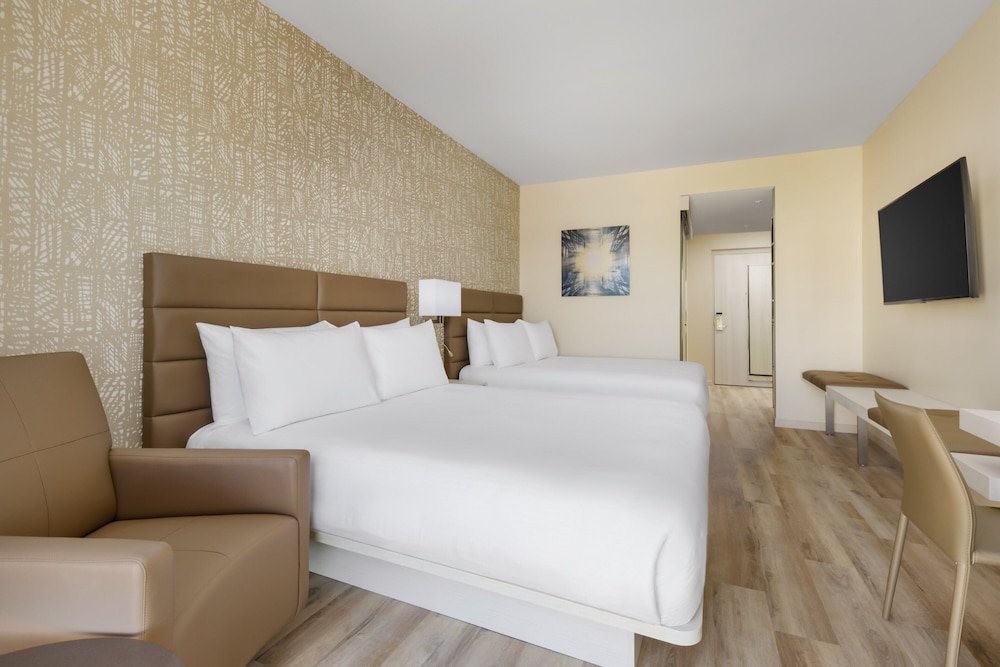 AC Hotel by Marriott Naples 5th Avenue - photo 19