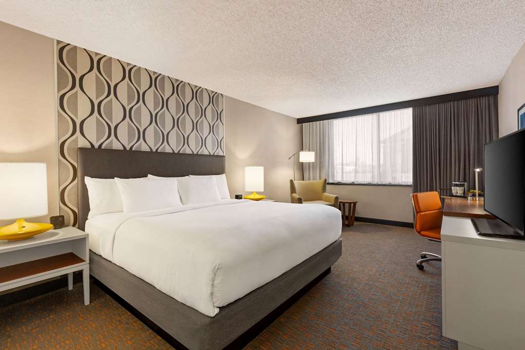 Wyndham Fort Smith City Center - photo 13