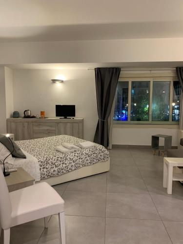 Myb — 4-Star Luxury Hotel in Naples, Italy