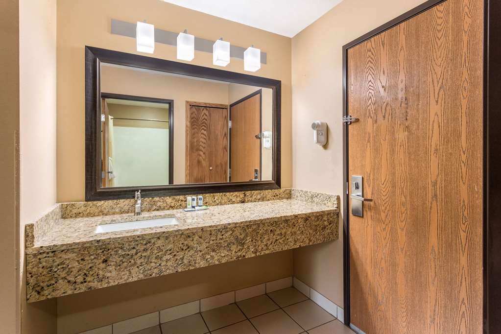 AmericInn by Wyndham Boscobel - photo 18