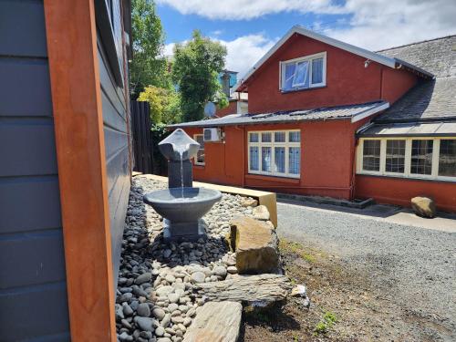 A Stone's Throw From Town Main House — 4-Star Luxury Hotel in Dunedin, New Zealand
