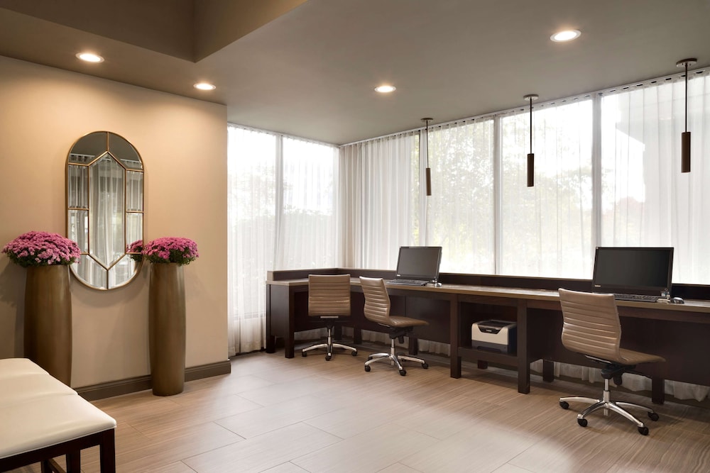 Embassy Suites by Hilton Columbus - photo 42