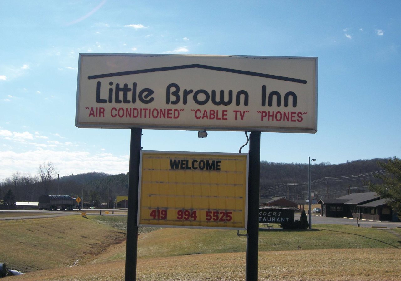 Mohican Little Brown Inn — Lucas
