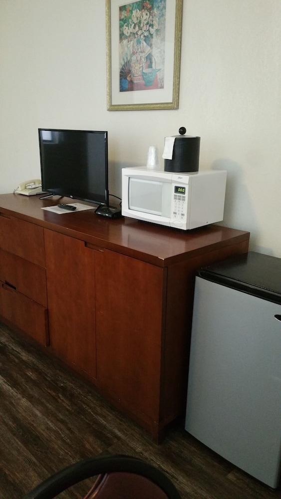 Ontario Inn - photo 19