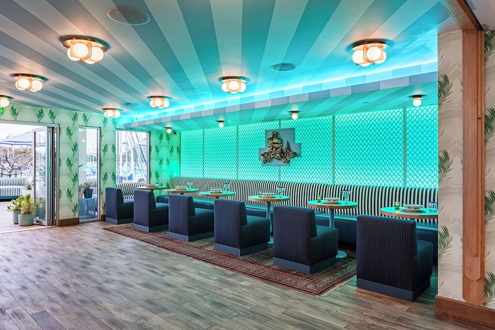 Marina del Rey Hotel - photo 43