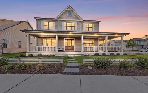 Villa Bella Luxury 5 Bedroom Retreat in Exclusive Resort Community Minutes To Bethany Beach — hotel in Millville