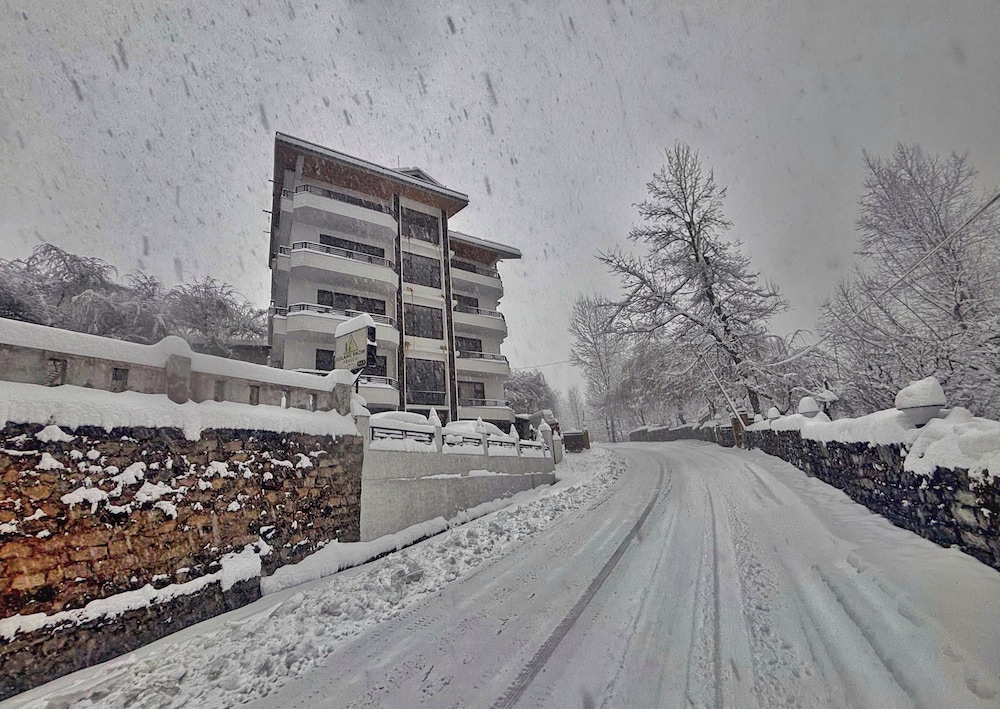 Solang Snow Heaven - last minute hotel in Manali