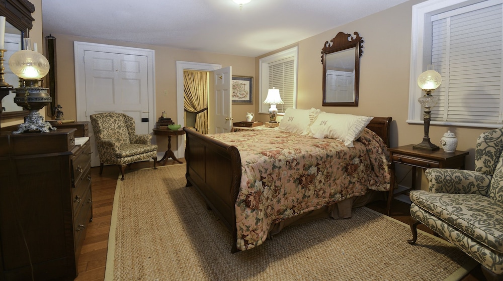 Choctaw Hall Bed and Breakfast - photo 10