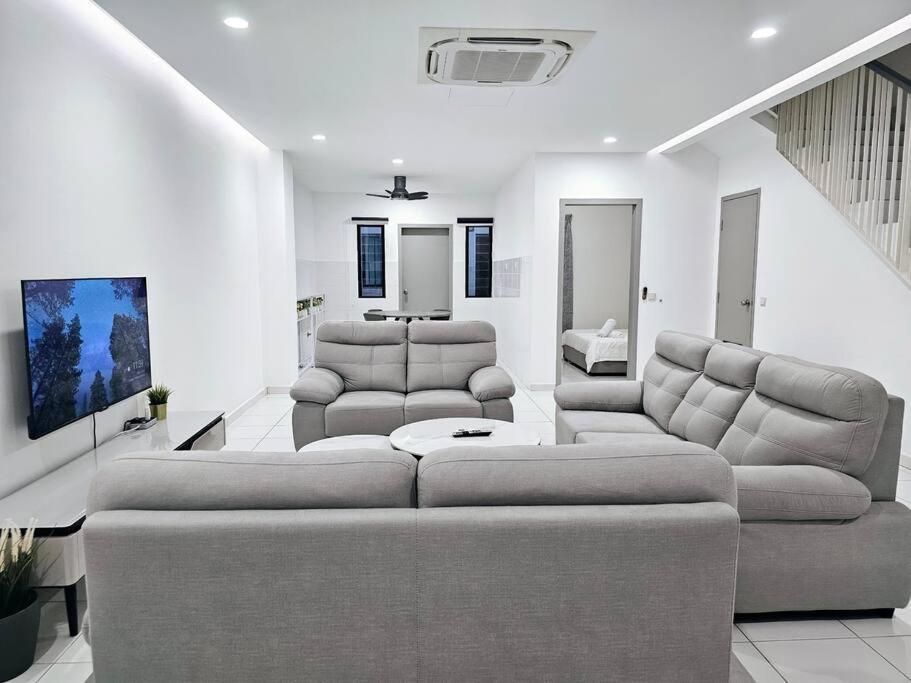 HM Residence IIII 3km Setia City Convention — 4-Star Luxury Hotel in Shah Alam, Malaysia