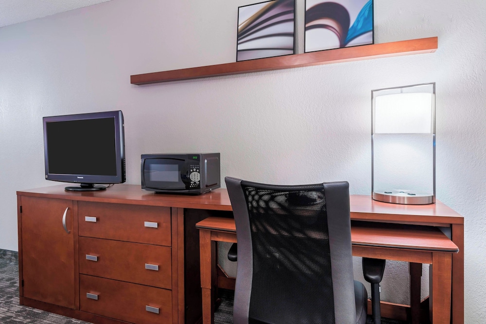 Courtyard by Marriott Sarasota Bradenton Airport - photo 11