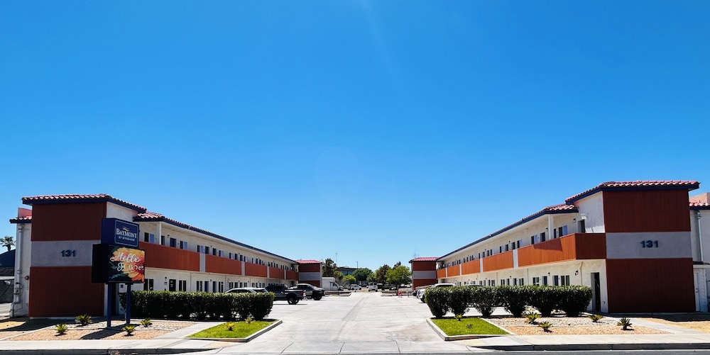 Baymont by Wyndham Ridgecrest - photo 2