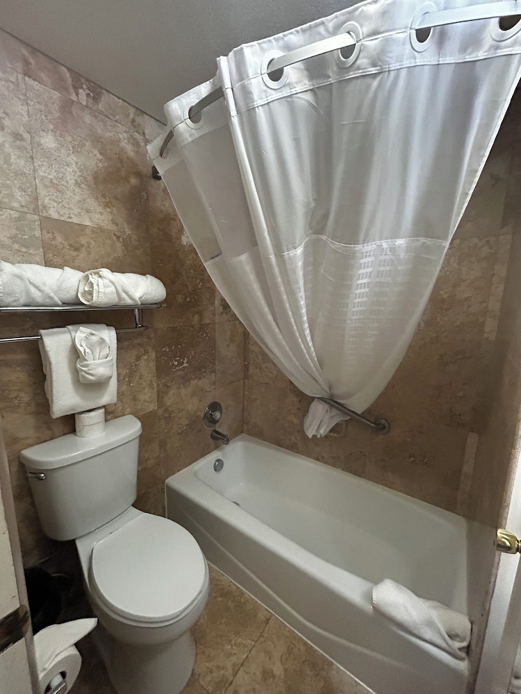 Ramada By Wyndham Ely - photo 16