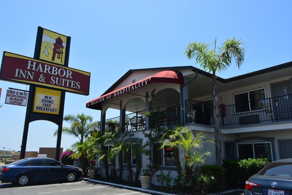 Harbor Inn & Suites - photo 30