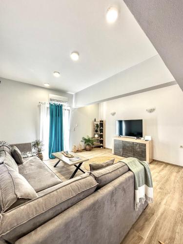 Exquisite 4 Bedroom Prestige Apartment Rhodes — 4-Star Luxury Hotel in Rodos, Greece