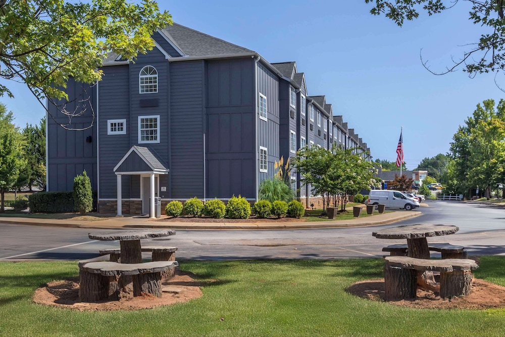 Greenville Pelham Inn by IHG - photo 30
