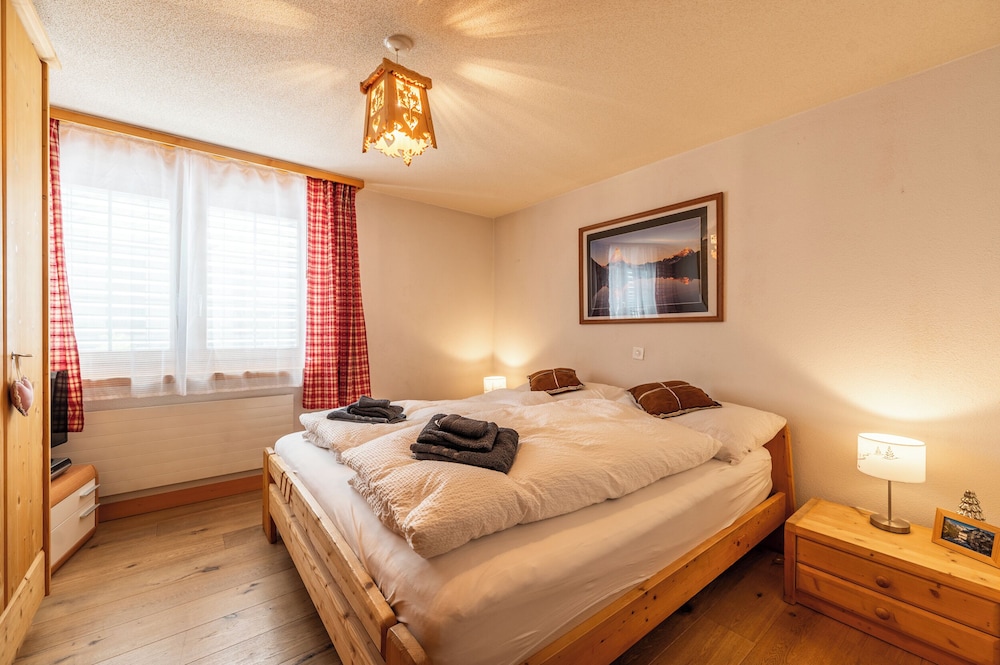 Charming Alpin Violett — 4-Star Luxury Hotel in Zermatt, Switzerland