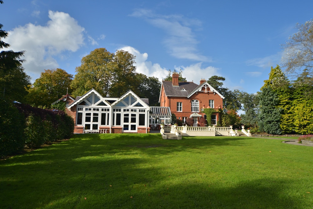 Glenmore Manor Guesthouse — 4-Star Luxury Hotel in Craigavon, United Kingdom