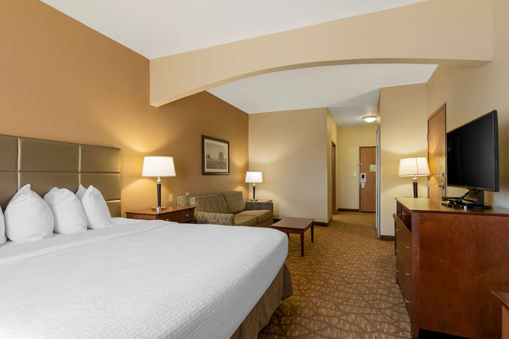 Best Western Plus Butterfield Inn - photo 19