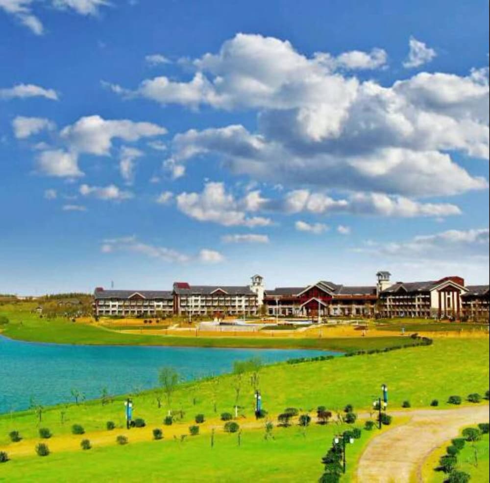 Queshan Lake Arcadia Intl Resort in Xingtai, People's Republic of China