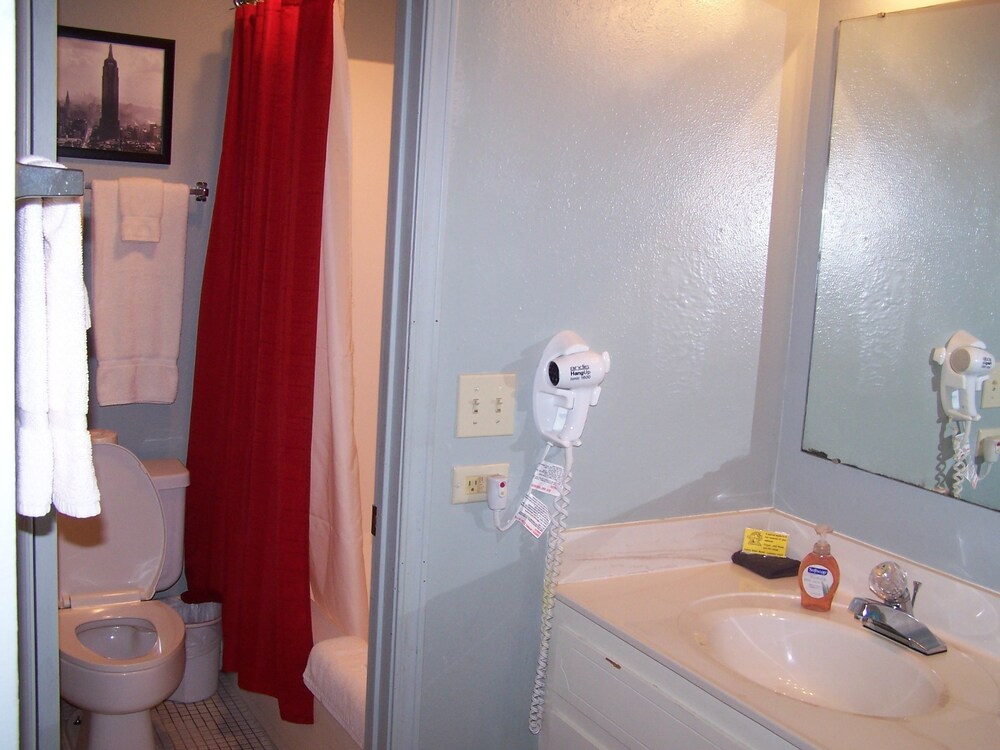 Pointe West Resort Motel - photo 24