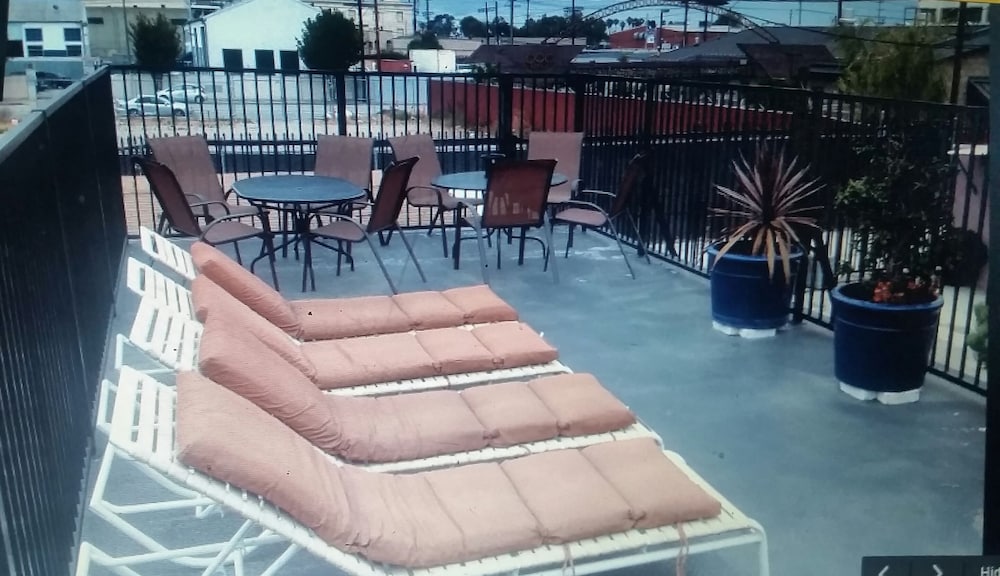 Monterey Inn Hotel - photo 64