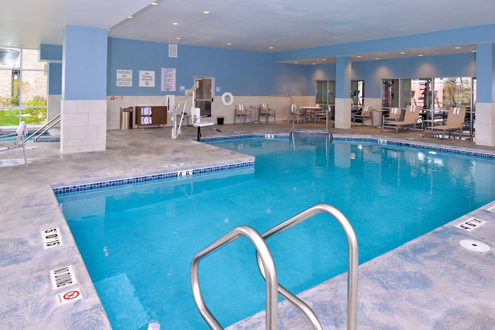 Holiday Inn Express & Suites Madison by IHG - photo 21