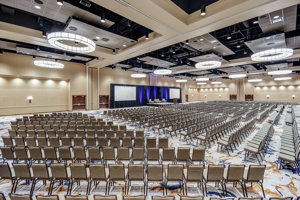 Embassy Suites by Hilton Jonesboro Red Wolf Convention Center - photo 48