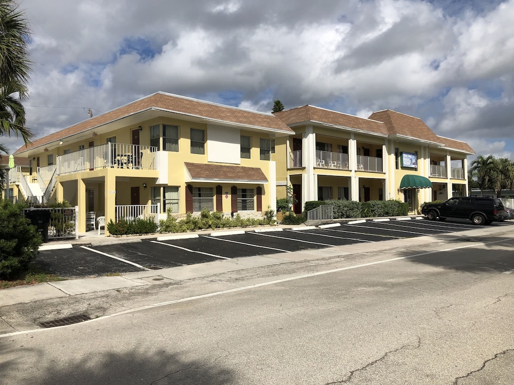 Dee Jay Beach Resort - photo 33