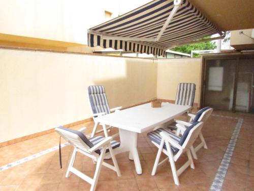 Saromar II Apartament amb dues terrasses per 6 persones a 5 minuts de la Platja Gran — 4-Star Luxury Hotel in Castell-Platja D'aro, Spain