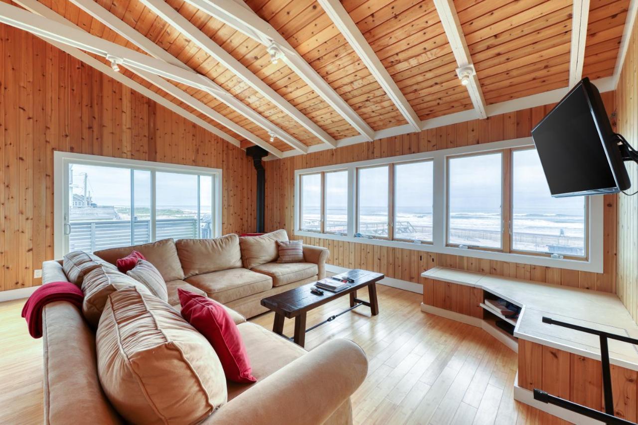 37 Ocean Bay Blvd — hotel in Bay Shore