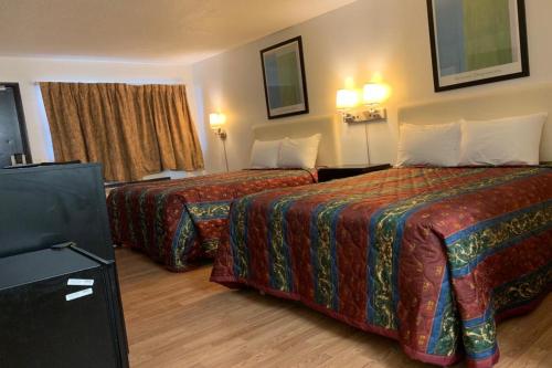 Economy Inn of Holland - photo 22