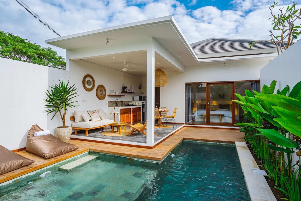 Villa Karina — 4-Star Luxury Hotel in Tabanan, Indonesia