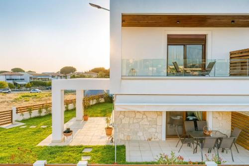 Villa Coralé Seaside — 4-Star Luxury Hotel in Nikiti, Greece
