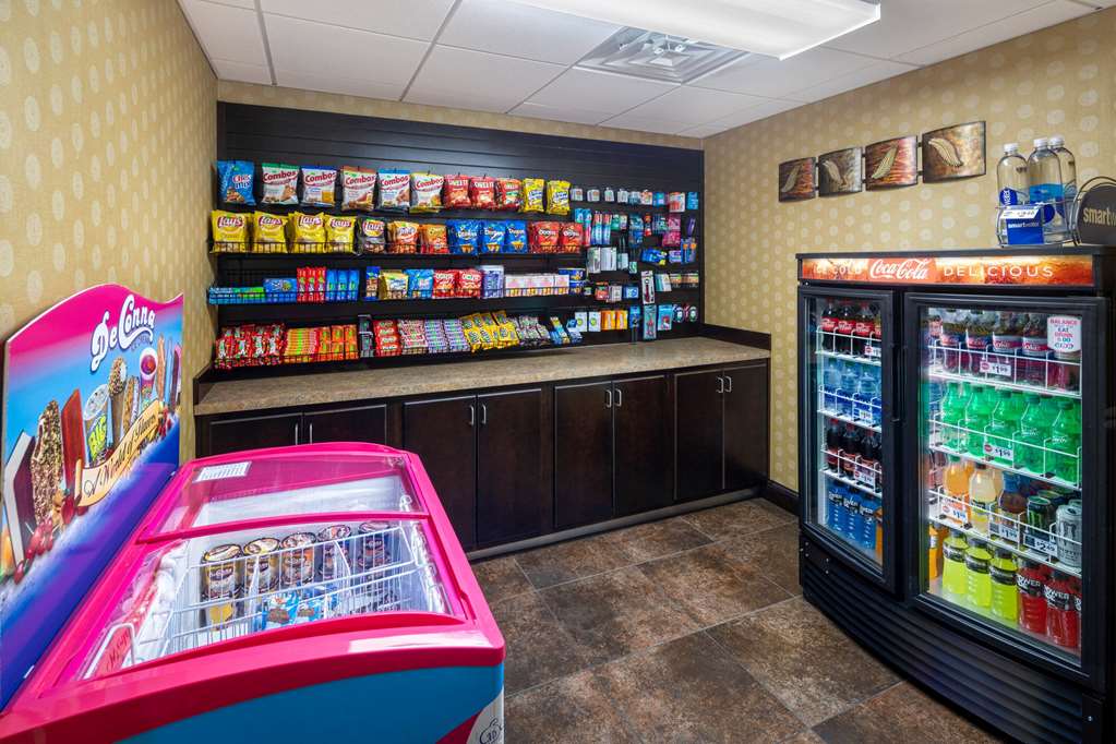 La Quinta Inn & Suites by Wyndham Warner Robins Robins AFB - photo 30