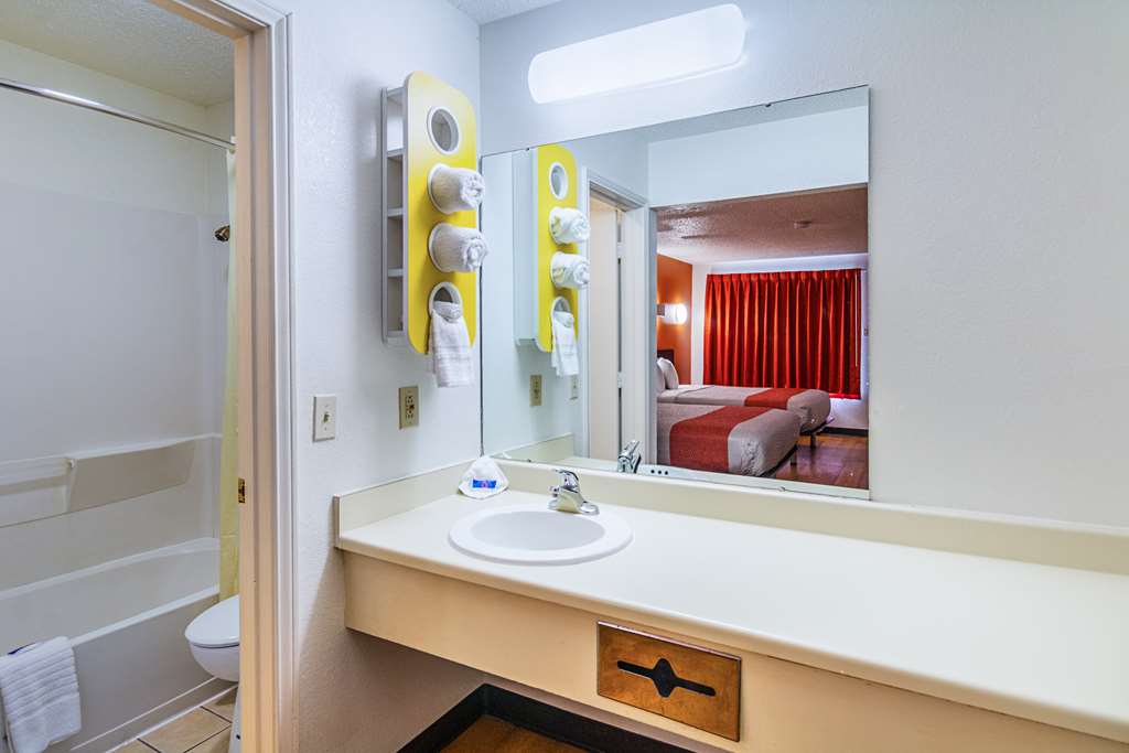 Motel 6 Waxahachie TX - photo 21