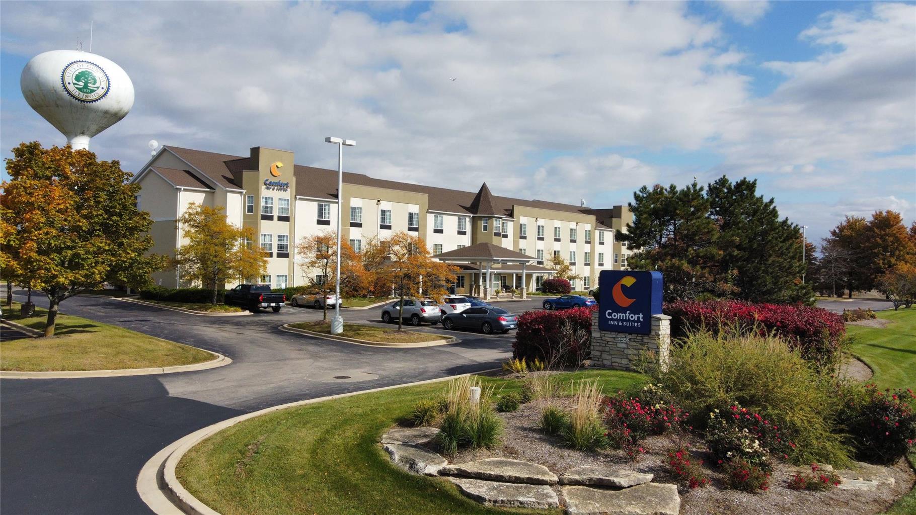 Comfort Inn Suites Geneva West Chicago — Geneva