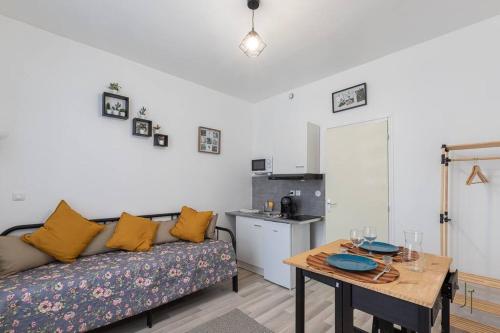 Super Studio Bien Equipe in Saint-Quentin, France