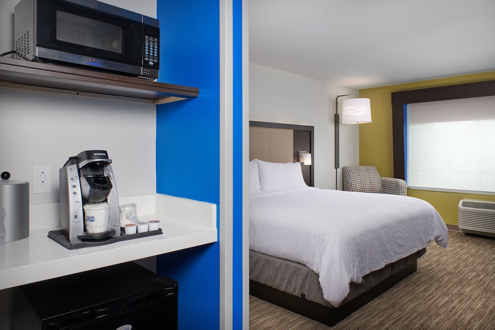 Holiday Inn Express Amherst Lockport by IHG - photo 12
